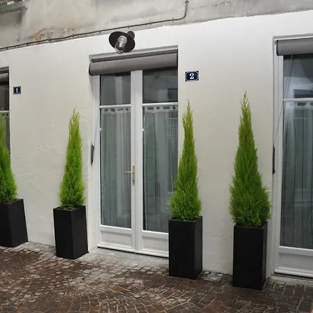 And De La Marne Hotel