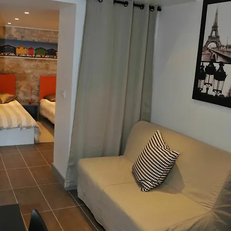 And De La Marne Hotel