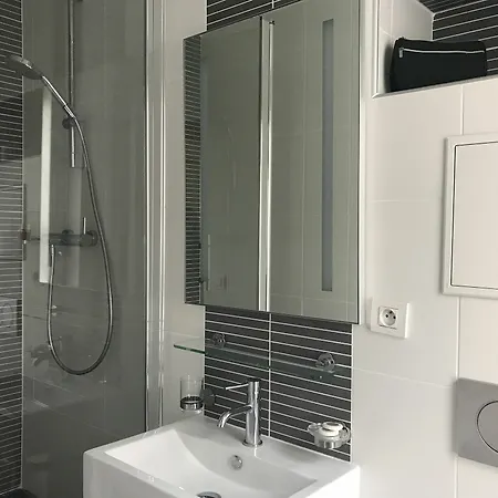 And De La Marne Hotel 3*