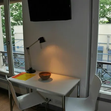 And De La Marne 3*