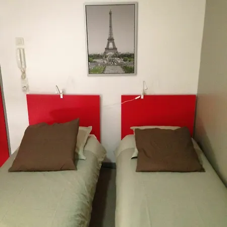 And De La Marne Hotel Paris
